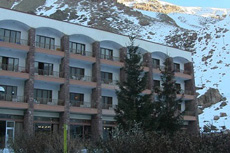 Dizin Hotel in Dizin